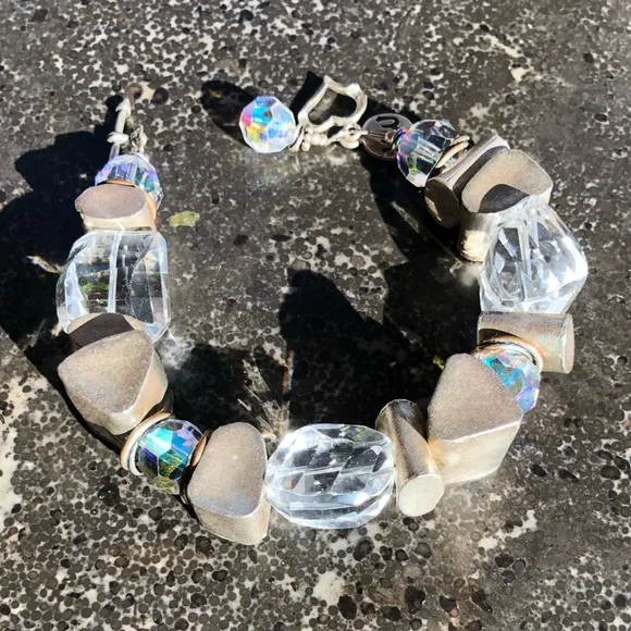 Bracelet w/Swarovski crystals, silver chunks & rings, and heart & arrow clasp - Picture 11 of 12